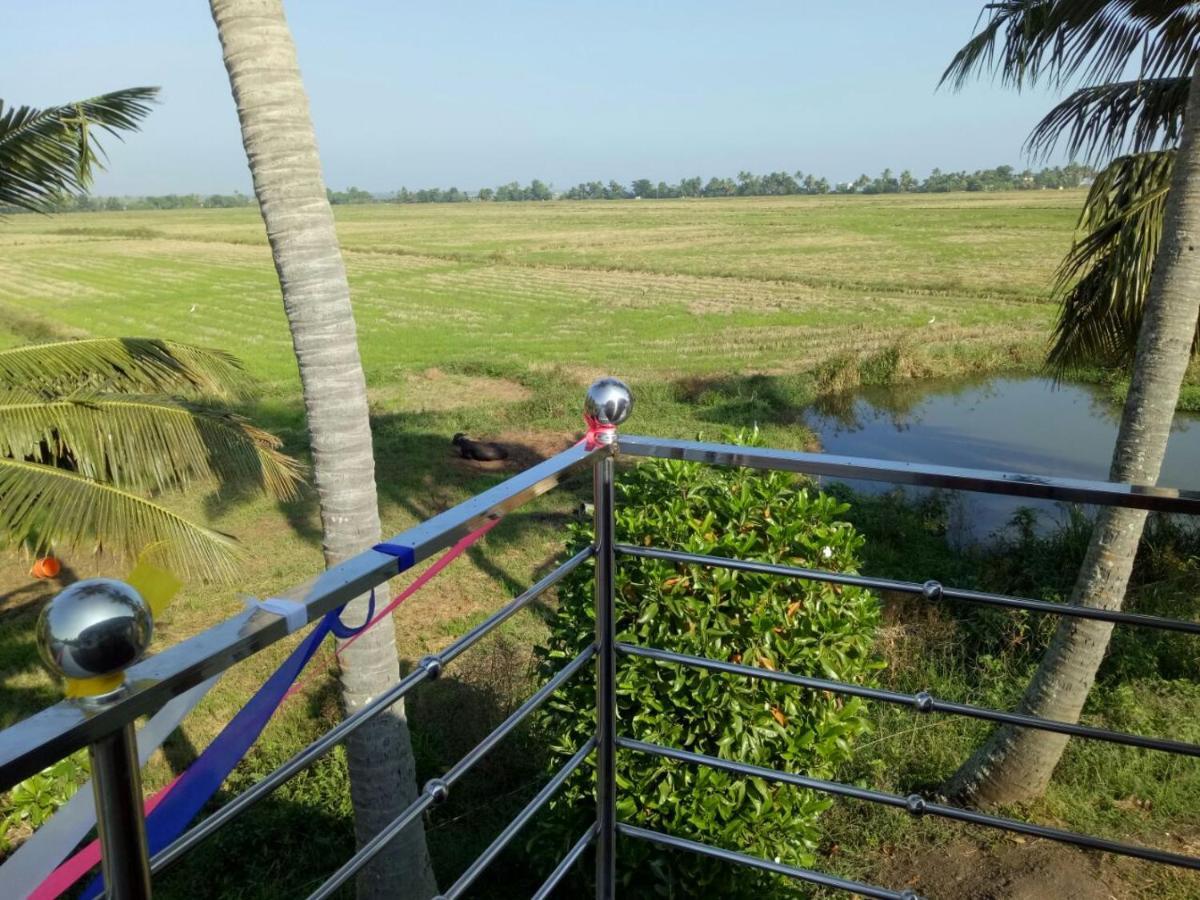 Marari Houseboat Hotel Mararikulam Buitenkant foto