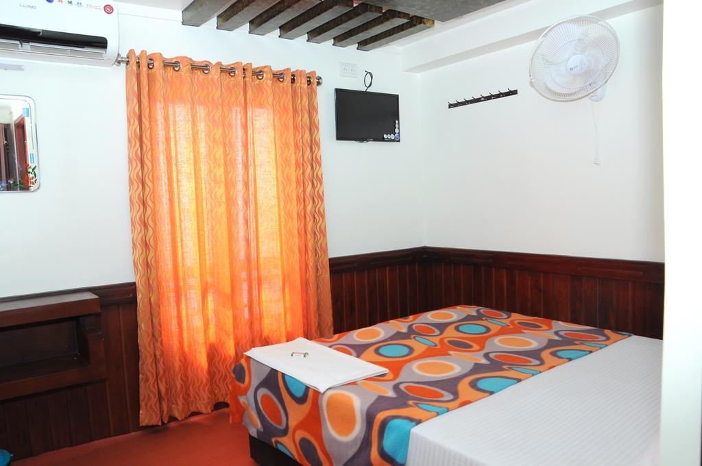 Marari Houseboat Hotel Mararikulam Kamer foto