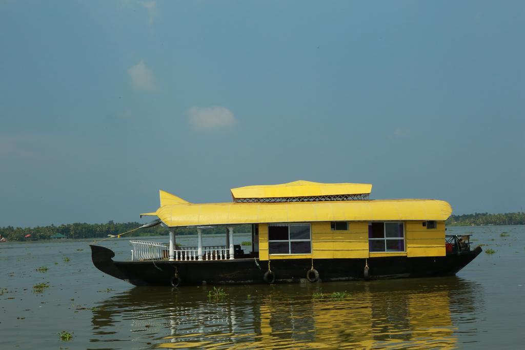 Marari Houseboat Hotel Mararikulam Buitenkant foto